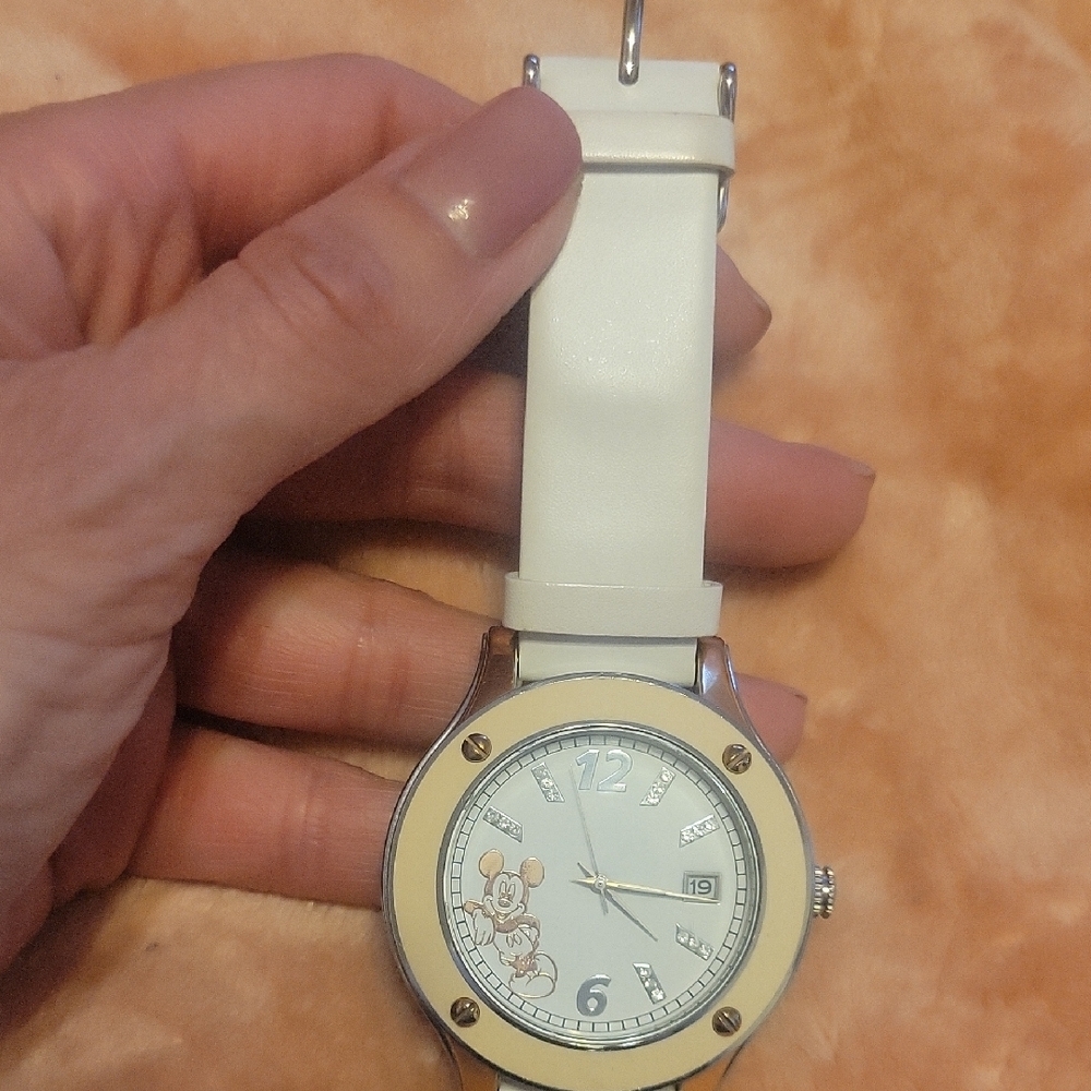 Mickey Mouse Parks Cram Color Vintage Watch with Enamel Detail‎ EUC